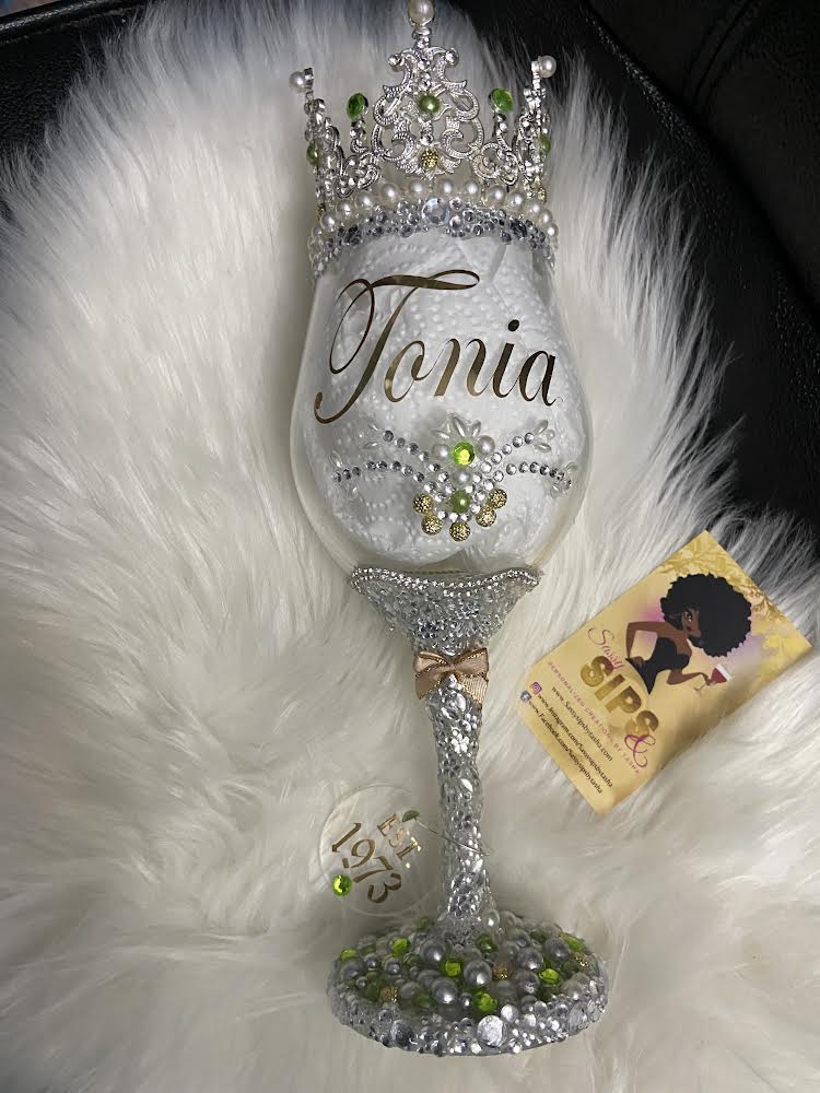 The Royalty Glass / Crown Glass – Sassy Sips & Personalized Creations by  Tasha